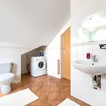 Large And Cozy 2-level