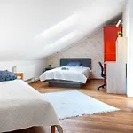 Large And Cozy 2-level 아파트 *