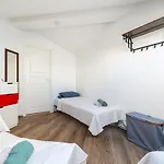 아파트 Large And Cozy 2-level