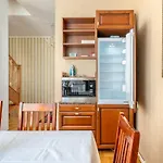 아파트 Large And Cozy 2-level