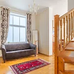 Large And Cozy 2-level 탈린