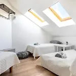 아파트 Large And Cozy 2-level