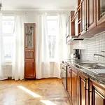 아파트 Large And Cozy 2-level
