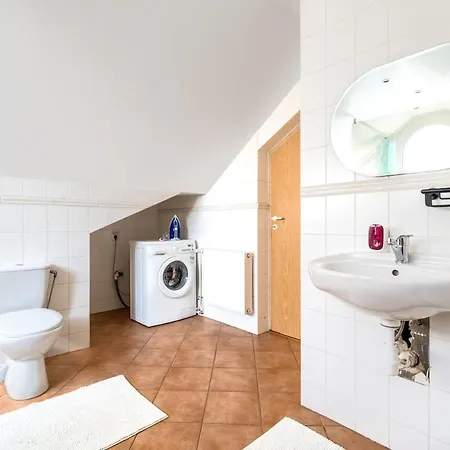 Large And Cozy 2-level