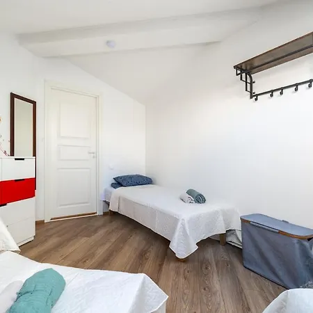아파트 Large And Cozy 2-level