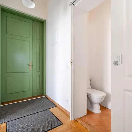 Large And Cozy 2-level * تالين